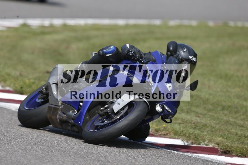 /Archiv-2025/49 26.08.2025 Cornu Master School ADR/blau-bleu/0-5